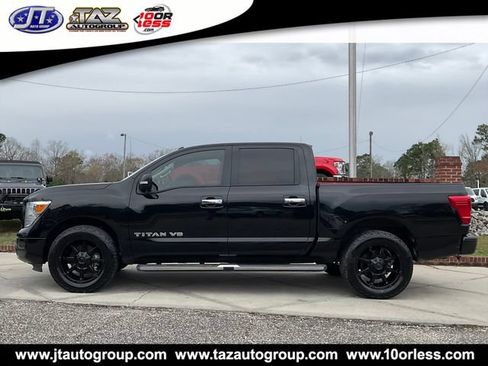 Used 2020 Nissan Titan SV AWD/4WD image 9