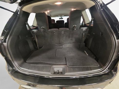 Used 2015 Nissan Pathfinder SV image 25