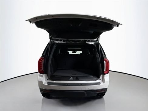 Used 2022 GMC Yukon XL Denali AWD/4WD image 26