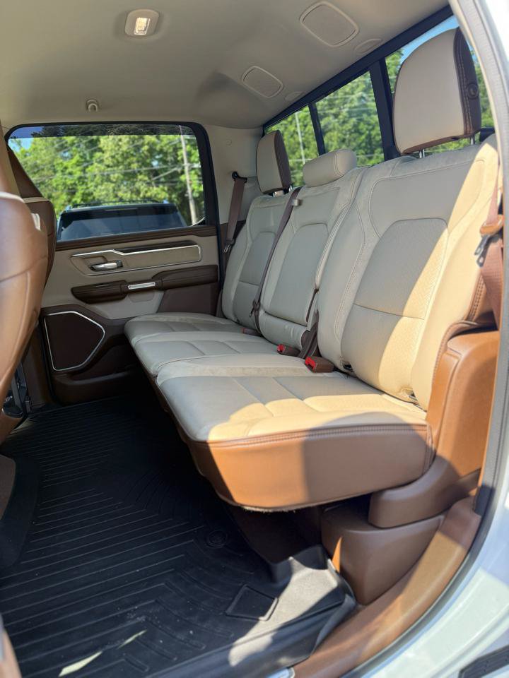 Used 2022 RAM 1500 Laramie AWD/4WD image 15