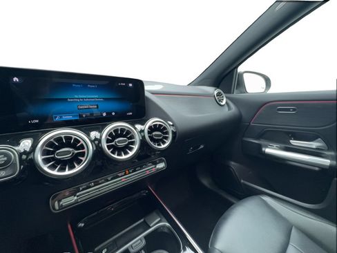 Used 2022 Mercedes-Benz GLA 250 4MATIC w/ Premium Package Lite image 41