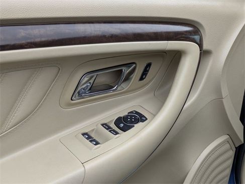 Used 2016 Ford Taurus Limited image 10