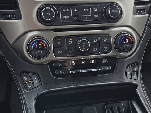 Used 2020 GMC Yukon XL Denali w/ Denali Ultimate Package AWD/4WD image 18