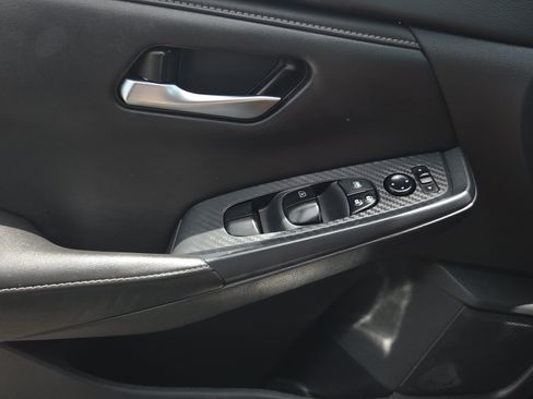 Used 2024 Nissan Sentra SV FWD image 23