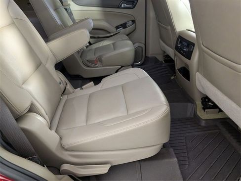 Used 2018 GMC Yukon SLT w/ Premium Edition image 33