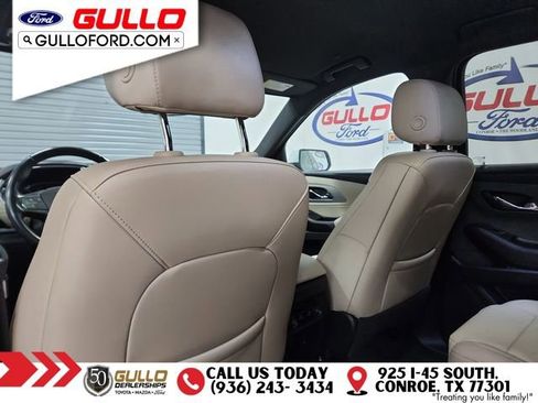 Used 2022 Chevrolet Traverse LT image 15