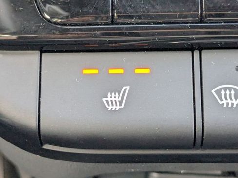 Used 2025 Hyundai Elantra SEL image 20