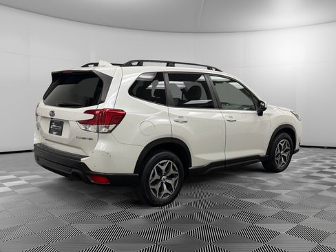 Certified 2022 Subaru Forester Premium image 5