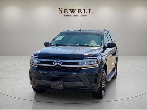 Used 2022 Ford Expedition XLT RWD image 1