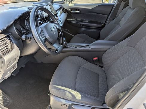 Used 2018 Toyota C-HR XLE image 26