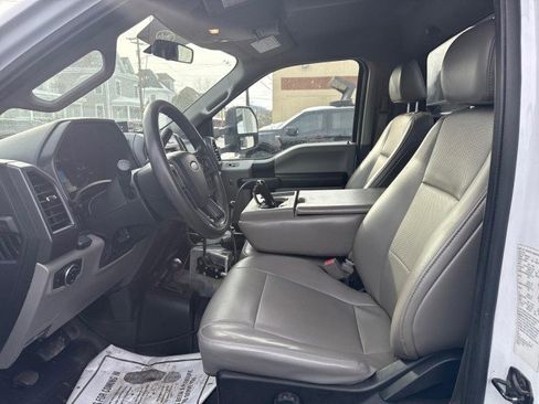 Used 2019 Ford F550 4x4 Regular Cab Super Duty image 15