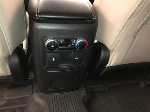 Used 2022 Ford Explorer XLT w/ Equipment Group 202A image 28