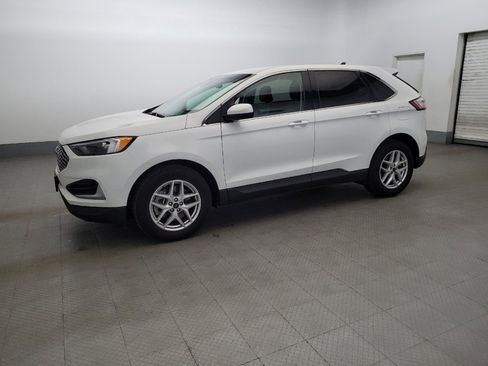Used 2023 Ford Edge SEL image 2