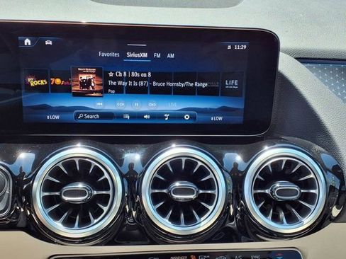 Used 2025 Mercedes-Benz GLA 250 image 12