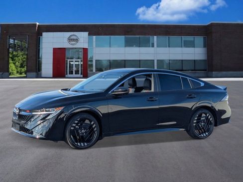 New 2026 Nissan Sentra SR image 1