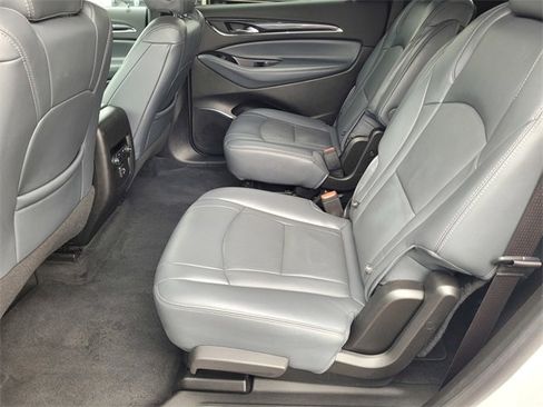 Used 2023 Buick Enclave Essence image 15