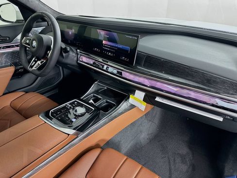 Used 2026 BMW 760i xDrive w/ Executive Package AWD/4WD image 38
