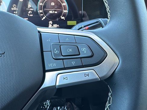 New 2026 Volkswagen Tiguan SE FWD image 19