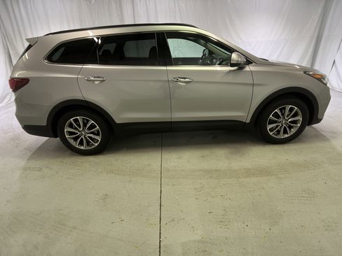 Used 2017 Hyundai Santa Fe Limited w/ Cargo Package image 12