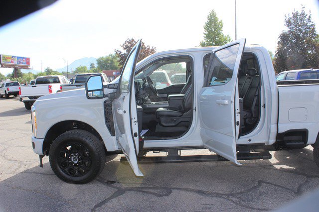 Used 2025 Ford F250 Lariat w/ Black Appearance Package AWD/4WD image 10