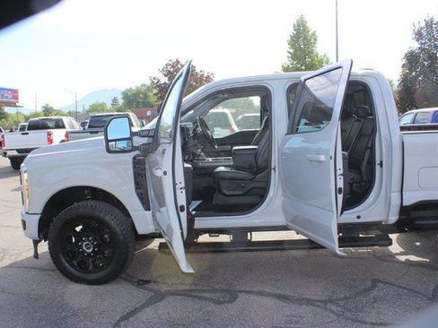 Used 2025 Ford F250 Lariat w/ Black Appearance Package AWD/4WD image 10