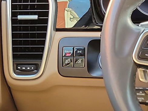 Used 2021 Porsche Cayenne S image 16