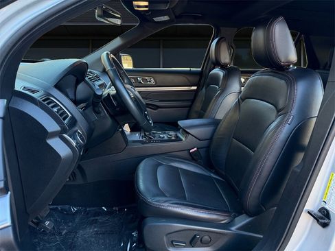 Used 2019 Ford Explorer Sport image 14