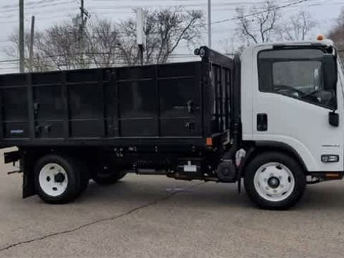 Used 2024 Chevrolet Low Cab Forward image 2