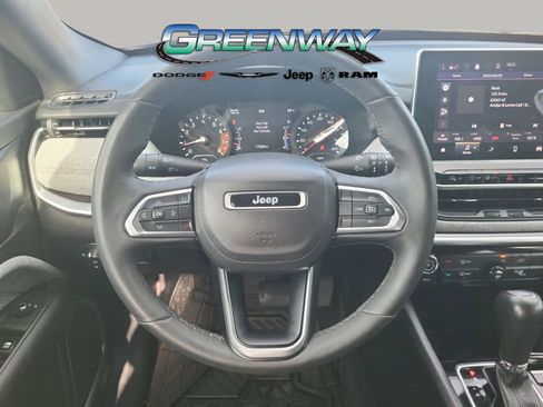 Used 2023 Jeep Compass Latitude image 26