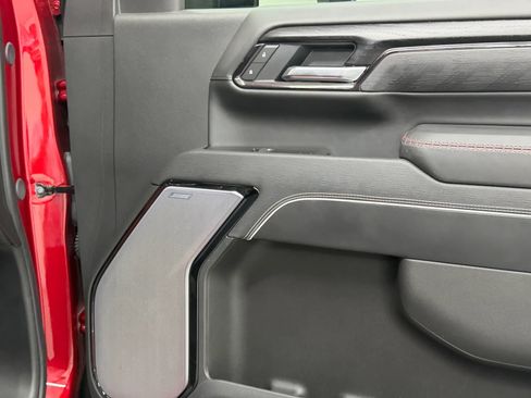 Used 2025 GMC Sierra 2500 AT4X AWD/4WD image 18