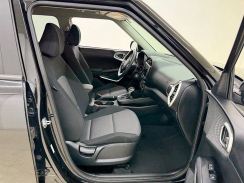 Used 2025 Kia Soul LX FWD image 10