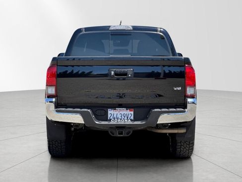 Used 2019 Toyota Tacoma SR5 RWD image 4