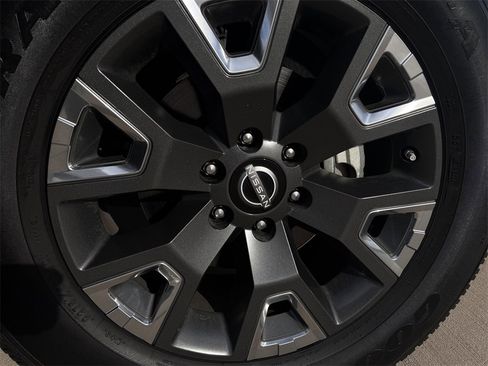 Used 2024 Nissan Titan Platinum Reserve w/ Moonroof Package image 9