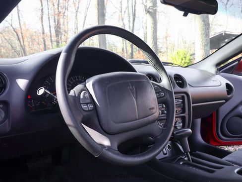 Used 1997 Pontiac Firebird Coupe w/ Opt Pkg image 34