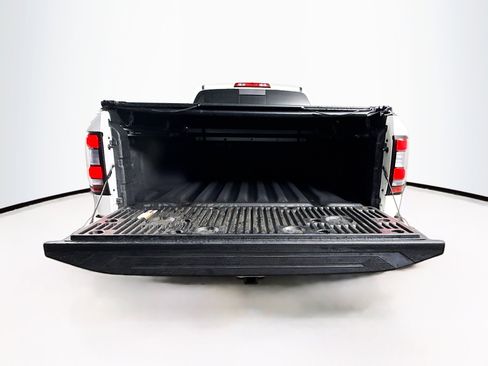 Used 2023 Nissan Frontier SV RWD image 32