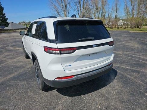 Used 2022 Jeep Grand Cherokee Limited 4xe w/ Luxury Tech Group II image 3