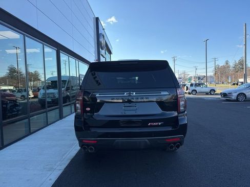 Used 2022 Chevrolet Suburban RST w/ Sport Performance Package image 4