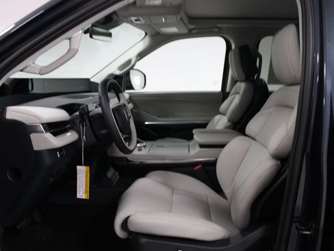 New 2026 Lincoln Navigator Reserve AWD/4WD image 23