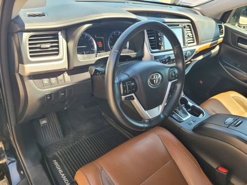 Used 2018 Toyota Highlander Limited AWD/4WD image 9