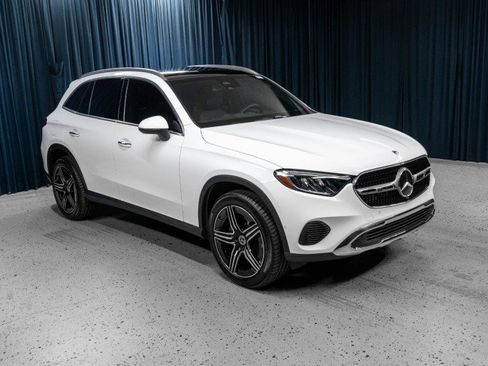 Certified 2026 Mercedes-Benz GLC 300 image 3