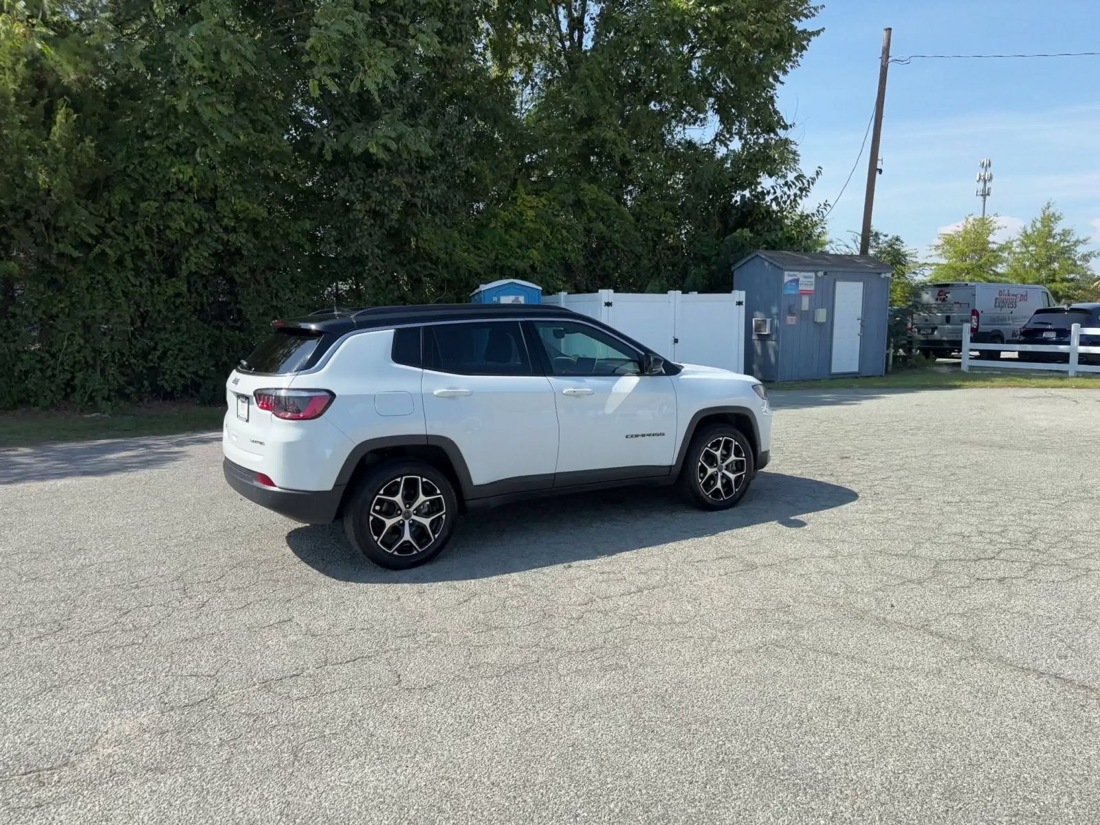 Used 2025 Jeep Compass Limited AWD/4WD image 13