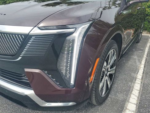 Used 2025 Cadillac Escalade IQ Luxury 2 AWD/4WD image 10