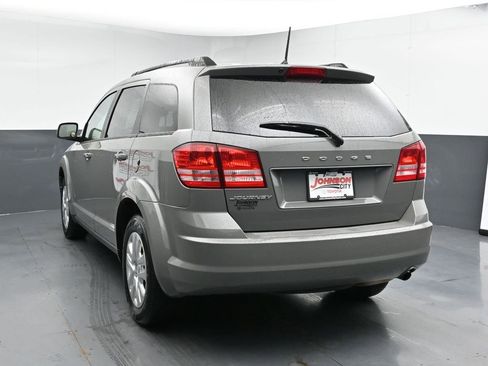 Used 2019 Dodge Journey SE image 6