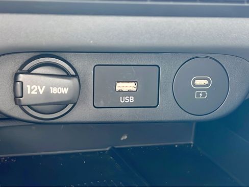 Certified 2025 Hyundai Elantra SEL FWD image 18