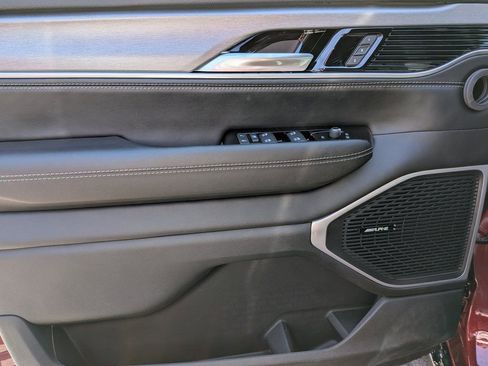 New 2026 Jeep Grand Wagoneer 4WD w/ Premium Group I image 28