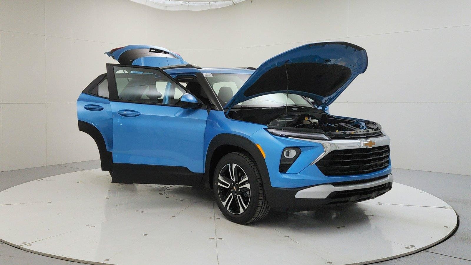 Used 2025 Chevrolet TrailBlazer LT FWD image 9