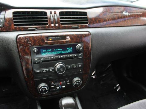 Used 2014 Chevrolet Impala LT image 23