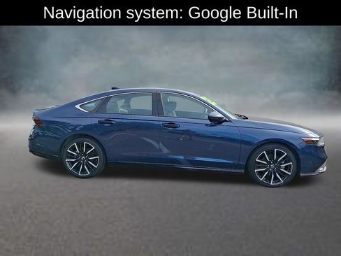 Used 2023 Honda Accord Touring image 4