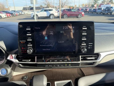 Used 2021 Toyota Sienna LE image 21
