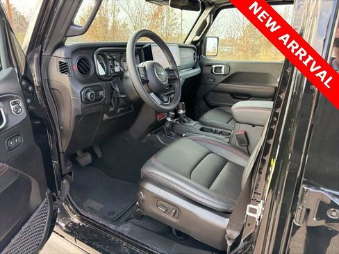 Used 2025 Jeep Wrangler Unlimited Rubicon image 13